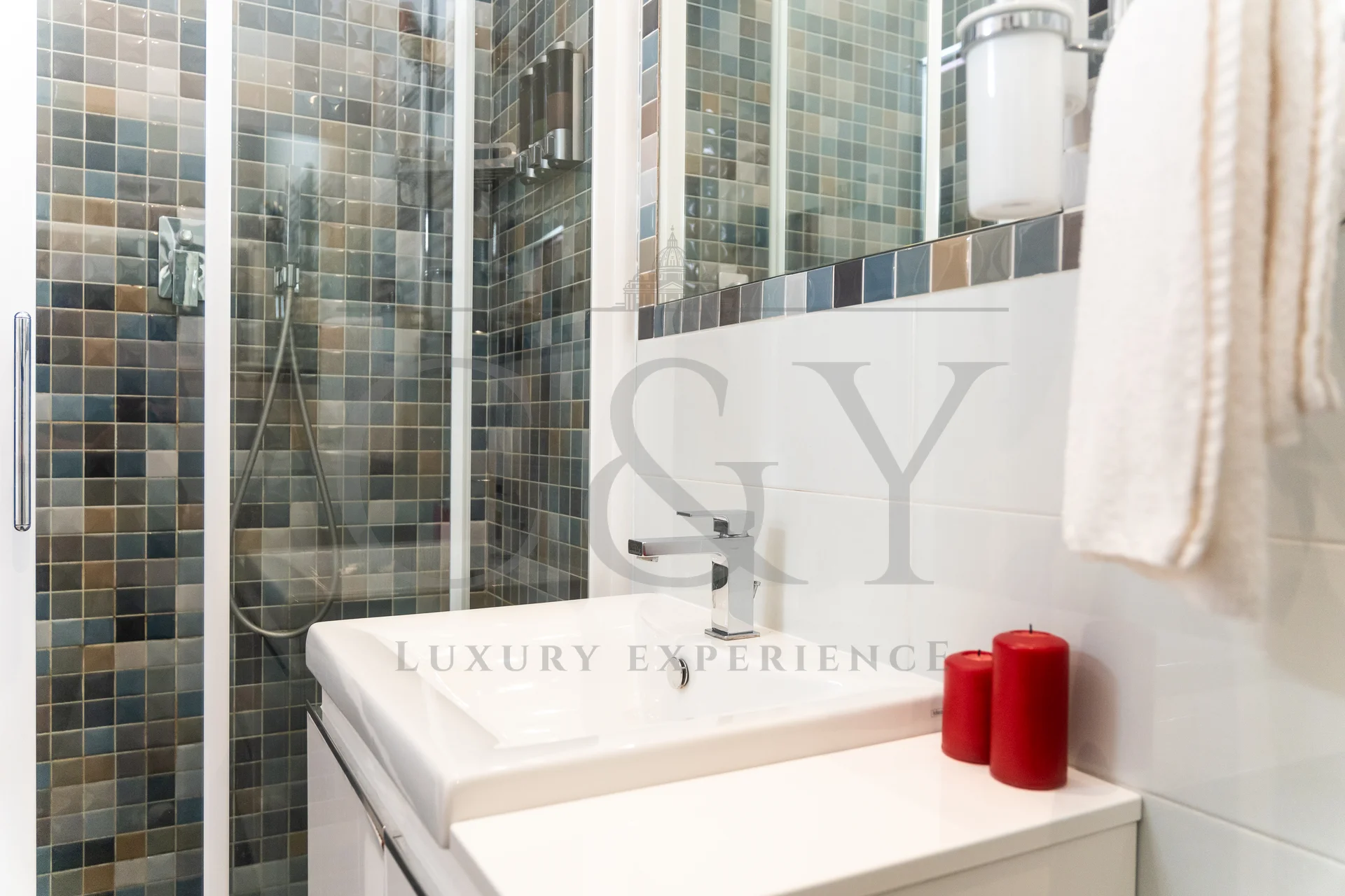 C&Y Roma - Bagno con doccia dell&rsquo;appartamento Vaticano